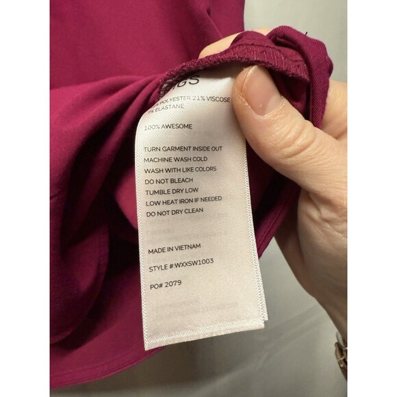 FIGS Dark Magenta Rafaela Oversized Sleeveless Scrub Top Size Medium - Picture 2 of 4